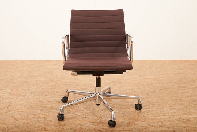 Alu Chair Ea 118 Frame Aluminum Chrome Plated with Rollers by