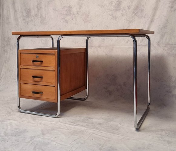 Bauhaus Desk in Oak by Rudolf Vichr, 1930s for sale at Pamono