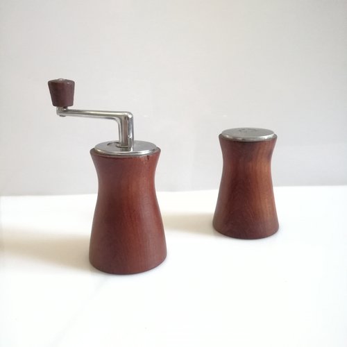 mid-century-salt-shaker-and-