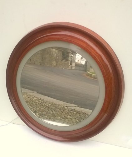 Espejo vintage con marco redondo de madera, Italia 1960