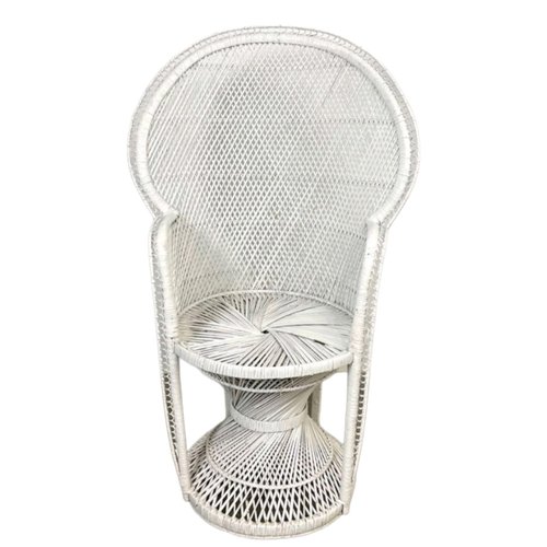 Vintage white wicker chair outlet