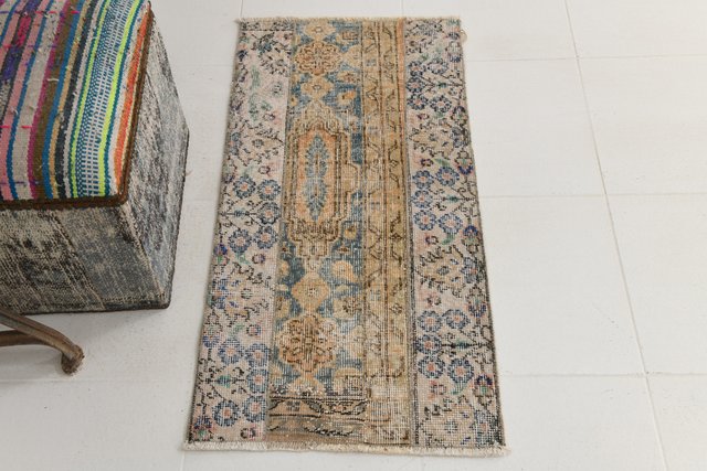 Vintage Turkish Wool Rug for sale at Pamono