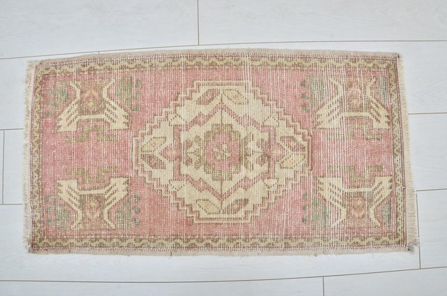 Small Turkish Handmade Wool Rug, 1960s for sale at Pamono