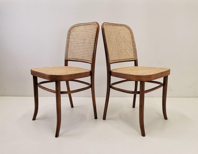 No.811 Hoffmann Barstool | Thonet