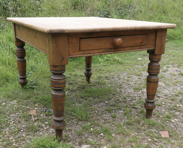SixSeater Farmhouse Table in Pine for sale at Pamono