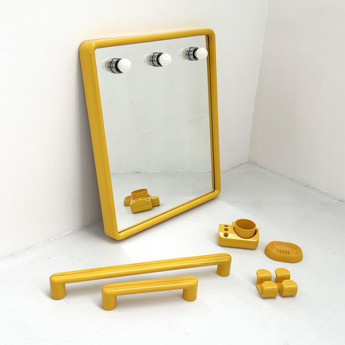 Yellow Bathroom Set from Gedy, 1970s, Set of 7 for sale at Pamono