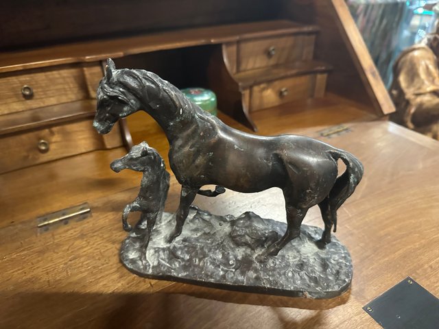 Broche Ancienne En Bronze – Figurine Poulain / Cheval – Vintage Doré