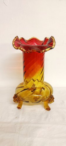 https://cdn20.pamono.com/p/s/1/7/1719536_kxzekagqm0/art-deco-vase-in-glass-spain-1940s.jpg