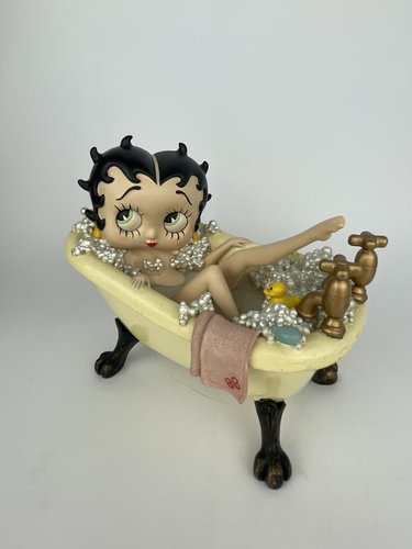 Figurine Betty Boop Sur Chaise Longue - Collection Vintage, Dimensions 19 X 18,5 X 11,5 Cm