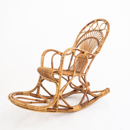 Schaukelstuhl aus Bambus, 1970er bei Pamono kaufen