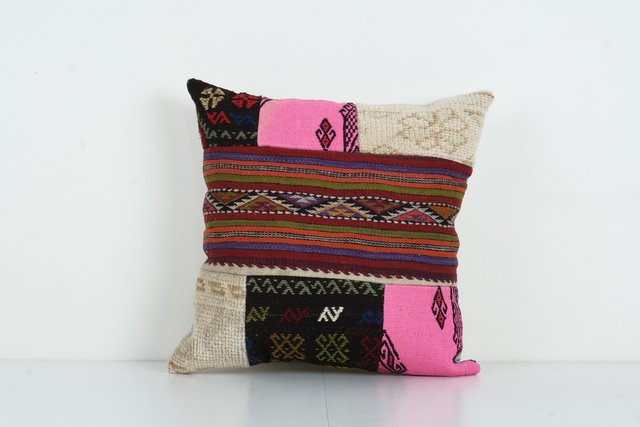 https://cdn20.pamono.com/p/s/1/7/1741833_cc0xavun07/anatolian-bohemian-kilim-pillow-with-wool.jpg