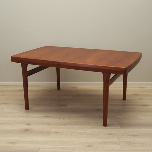 Denmark teak テーブル Sleek Danish Dining Table with Rectangular Top in Teak