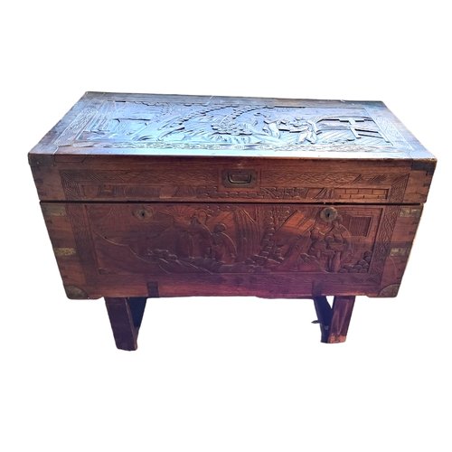 MidCentury Spanish Carved Wooden Trunk for sale at Pamono