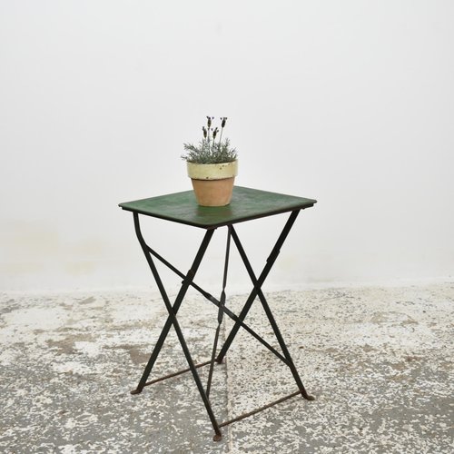 Kleiner Französischer Vintage Garten Bistrotisch, 1920er bei Pamono kaufen