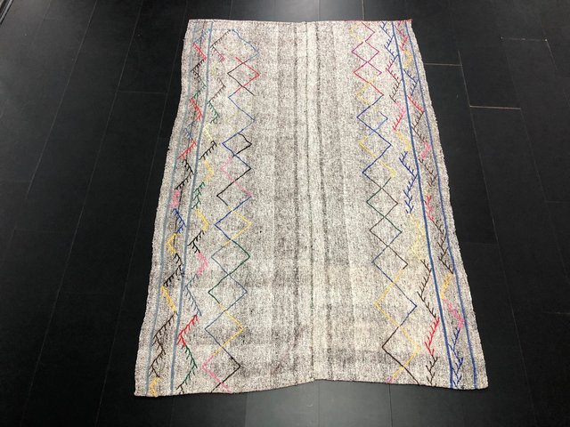 Turkish Wool Kilim Rug, 1960s for sale at Pamono