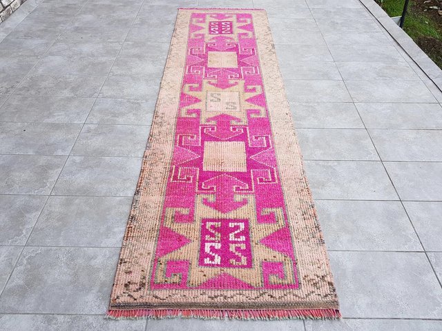 Vintage Pink Runner Rug, 1960 for sale at Pamono