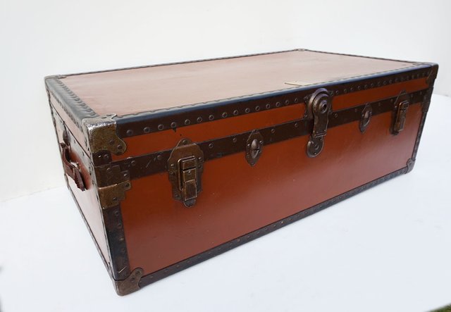 luggage chest