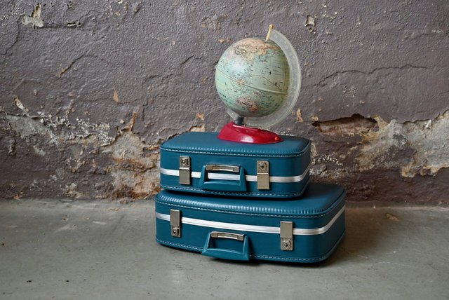 Vintage Bohemian Blue Suitcases 1950s Set of 2 for sale at Pamono