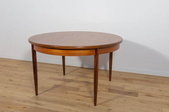 Tavolo da pranzo rettangolare con piano in vetro e legno massiccio 160 Must