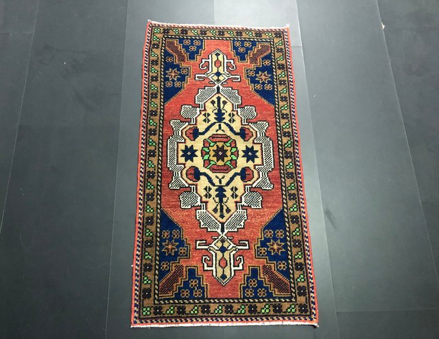 Small Turkish Handmade Rug, 1960s for sale at Pamono