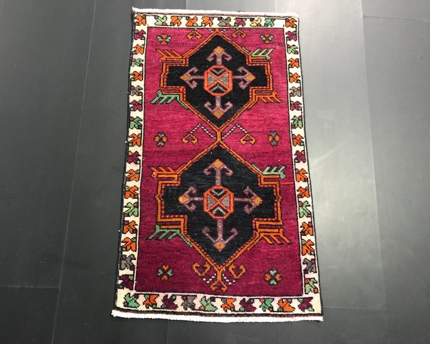 Small Turkish Handmade Rug, 1960s for sale at Pamono