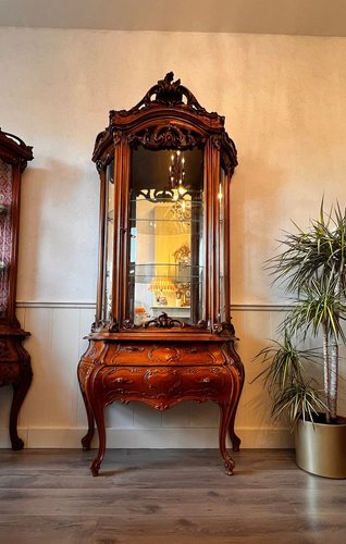 Vitrine Victorienne Rococo en Bois Sculpté, France. en vente sur Pamono