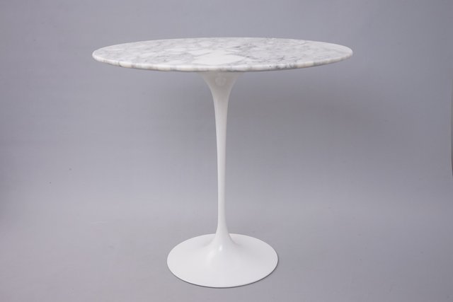 tulip-side-table-by-eero-