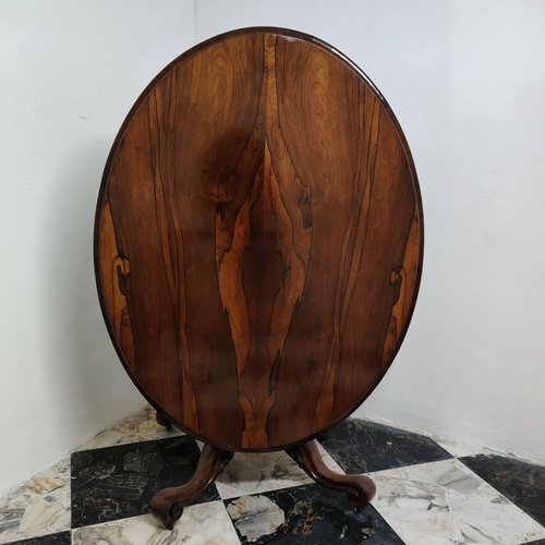 Antique Oval Table in Rosewood for sale at Pamono