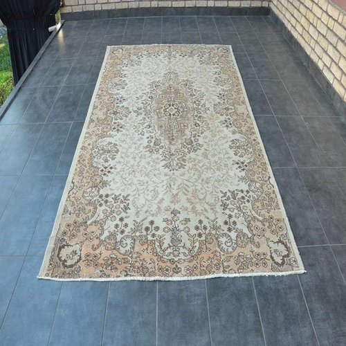 Vintage Traditional Rug, 1960s for sale at Pamono
