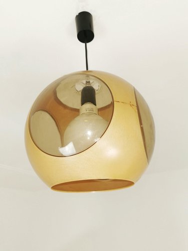 bug-eye-yellow-space-age-ufo-