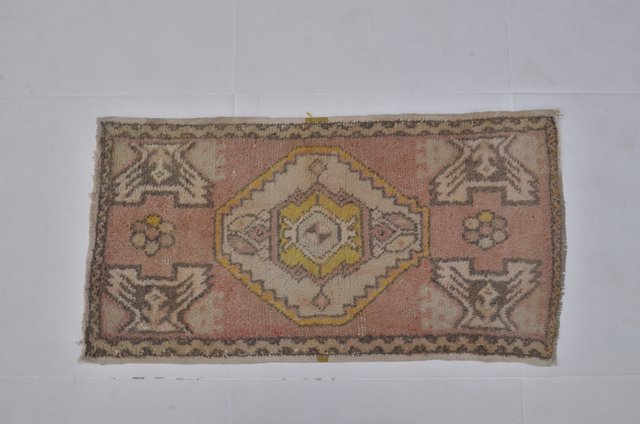 Small Turkish Handmade Wool Rug, 1960s for sale at Pamono
