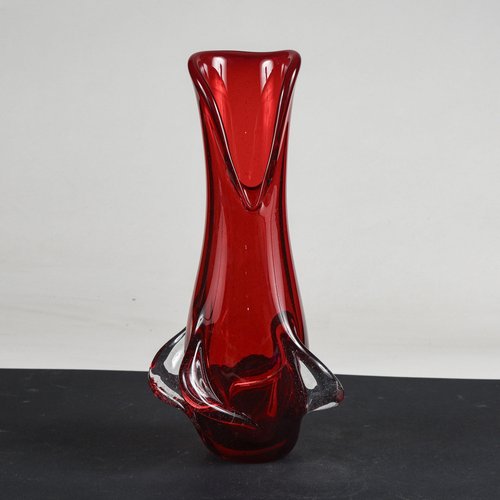 red-murano-glass-vase-italy-
