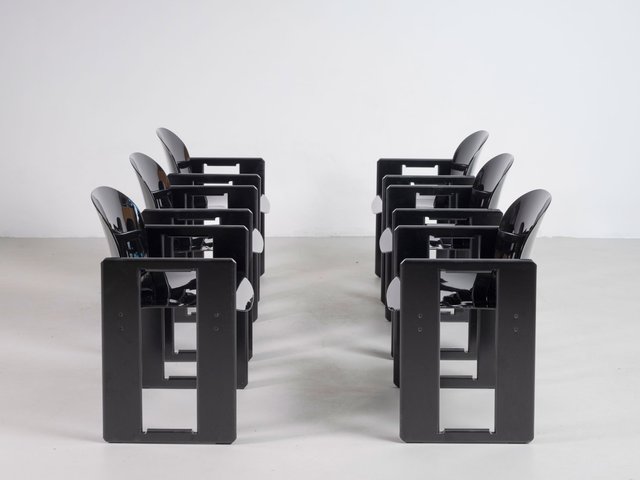 black-dialogo-dining-chairs-by