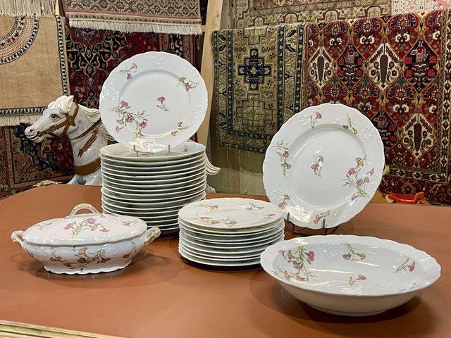 Service à Dîner en Porcelaine de Limoges, 1950s, Set de 29 en vente sur