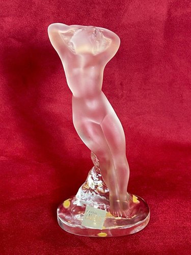 naked-woman-in-crystal-from-r-