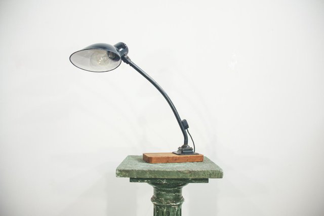 early-bauhaus-task-light-on-