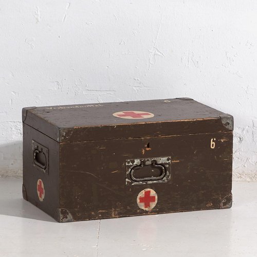 Vintage Red Cross Medical Case, 1940 for sale at Pamono
