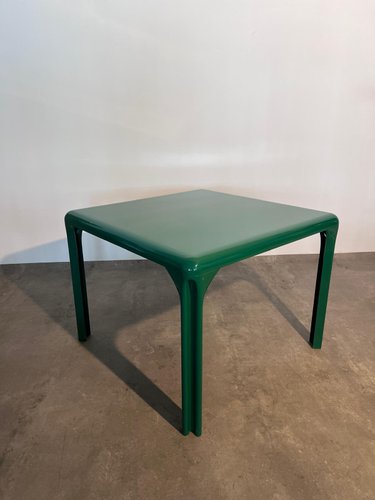 Tavolo modello Stadio 100 di Vico Magistretti per Artemide, anni