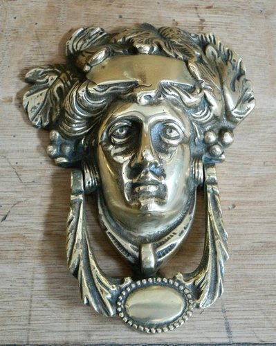 Victorian Head of Dionysus Brass Door Knocker, 1900 for sale at Pamono