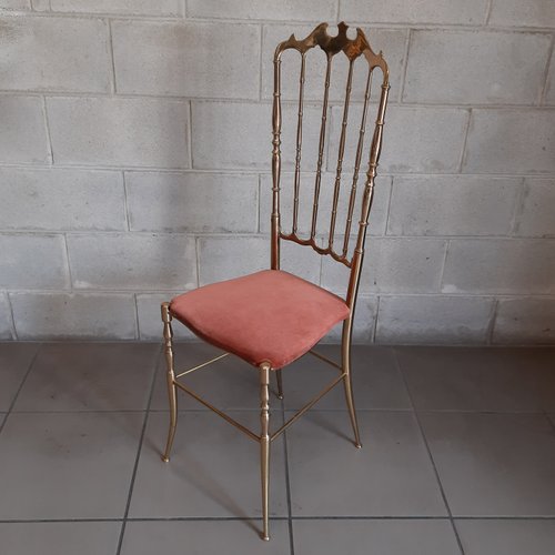 Sedia Chiavari in ottone lucido, anni '50 in vendita su Pamono