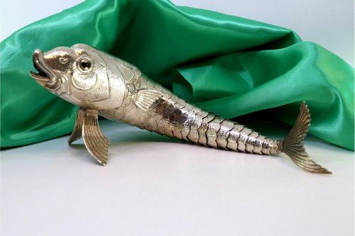 Articulated Silver Fish with Reliefs and Applications for sale at Pamono