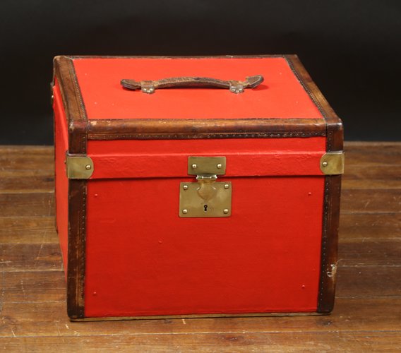 Flache Red Hat Truhe, 1890er bei Pamono kaufen