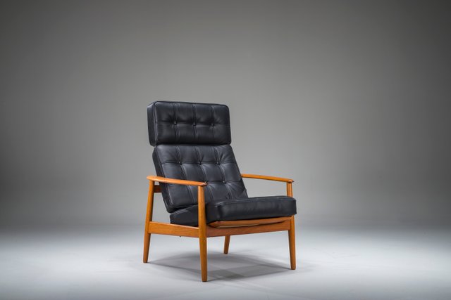 armchair-with-model-fd-164- armchair-with-model-fd-164-
