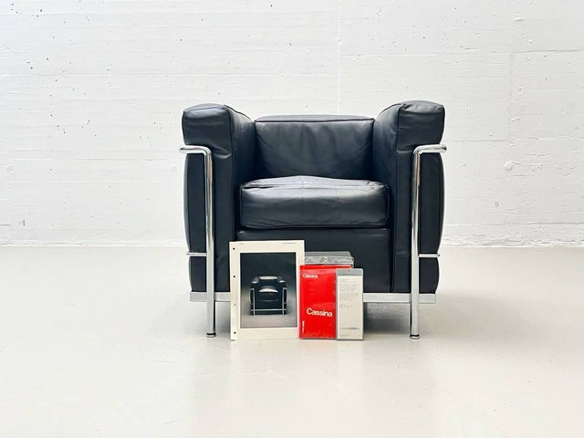 LC2 Armchair by Le Corbusier for Cassina, 1974 for sale at Pamono
