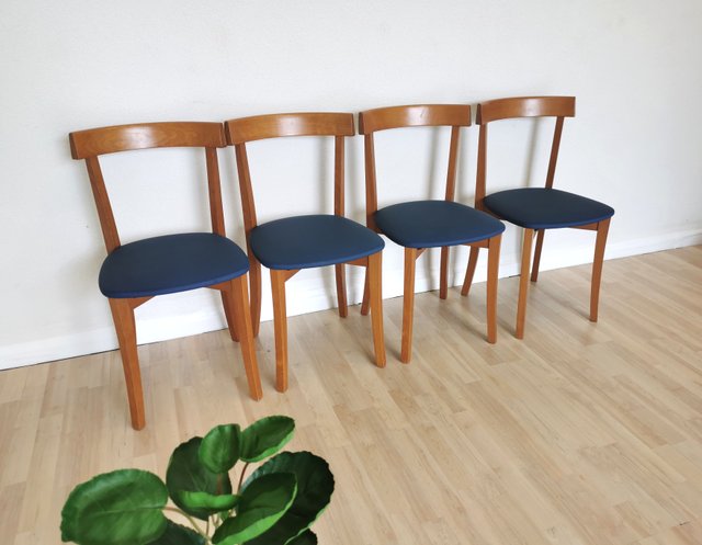 Sillas de comedor italianas vintage con asientos de tela azul de ...