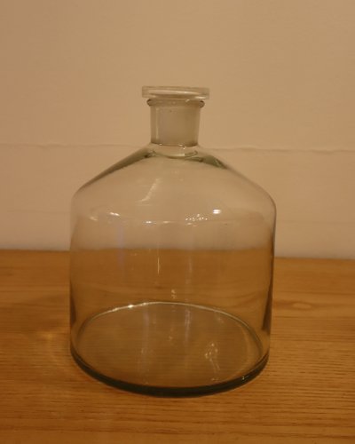 1910's〜1920's VINTAGE GLASS BOTTLES Blown Glass Bottle with Pharmacy Stopper, 1910s for sale at Pamono