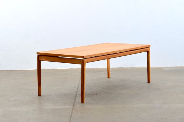 senator-coffee-table-in-oak-by