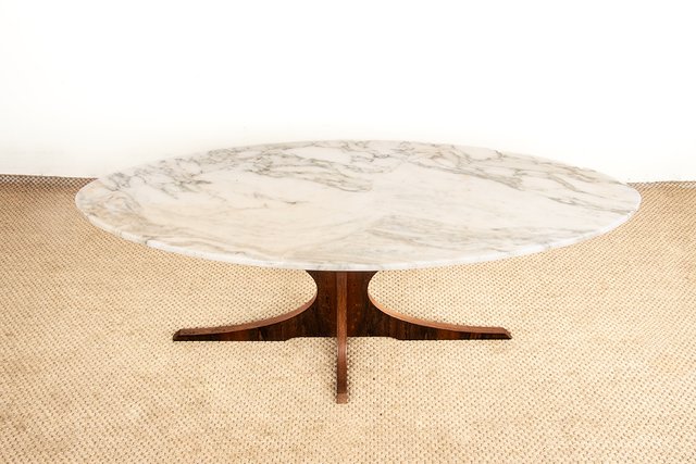 Table Basse Ovale en Marbre de Carrare et Palissandre par Hugues ...