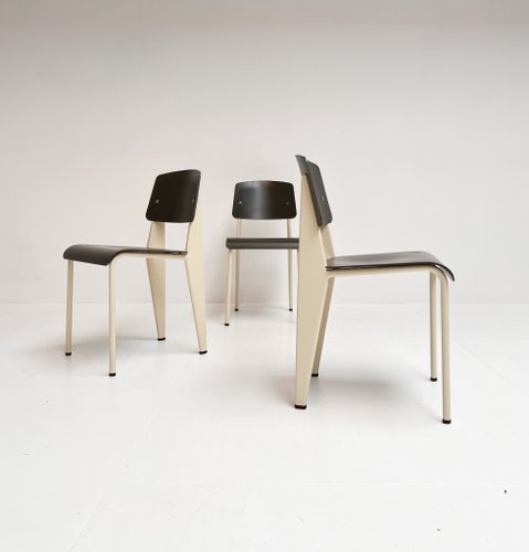 standard-chair-by-jean-prouve-