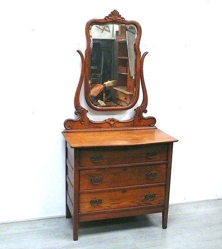 Antique Serpentine Tiger Oak Dresser with Mirror, 1890s for sale at Pamono